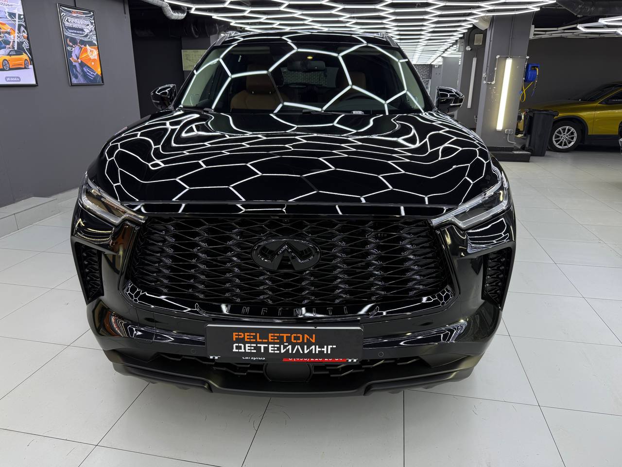 Полировка, керамика и окрас элементов Infiniti QX60: блеск кузова и темные акценты